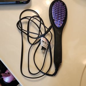 Brand new flat iron brush